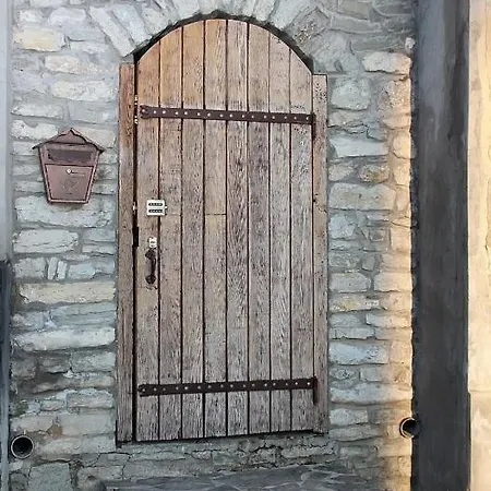 Квітка На Камені , Старе Місто, З Окремим Двориком Kamianets-Podilskyi Exterior photo