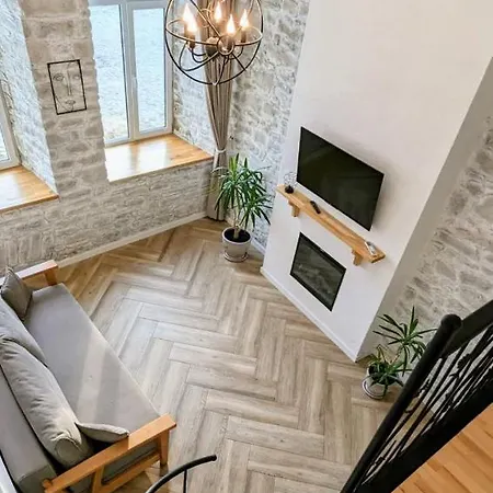 Квітка На Камені , Старе Місто, З Окремим Двориком Kamianets-Podilskyi Exterior photo