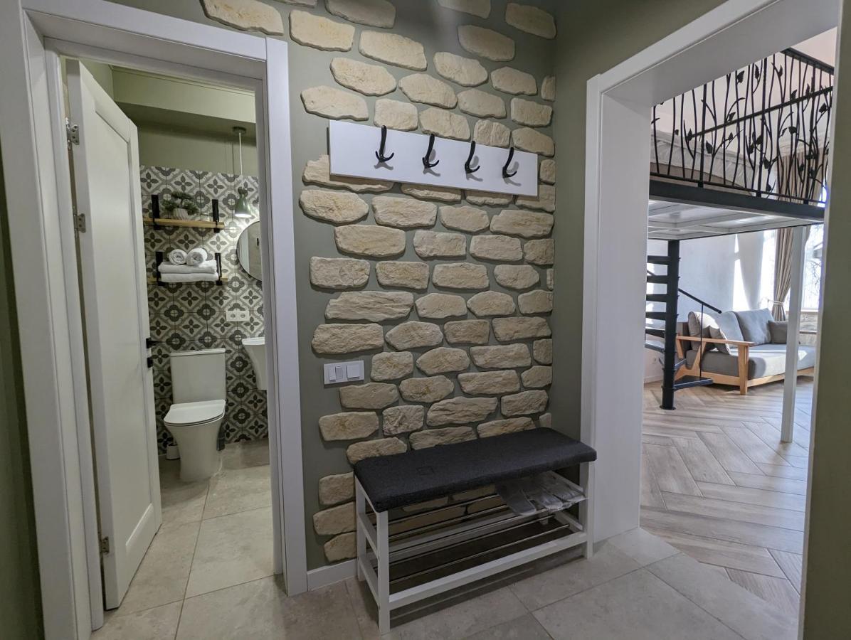 Apartment квітка на камені , старе місто, з окремим двориком