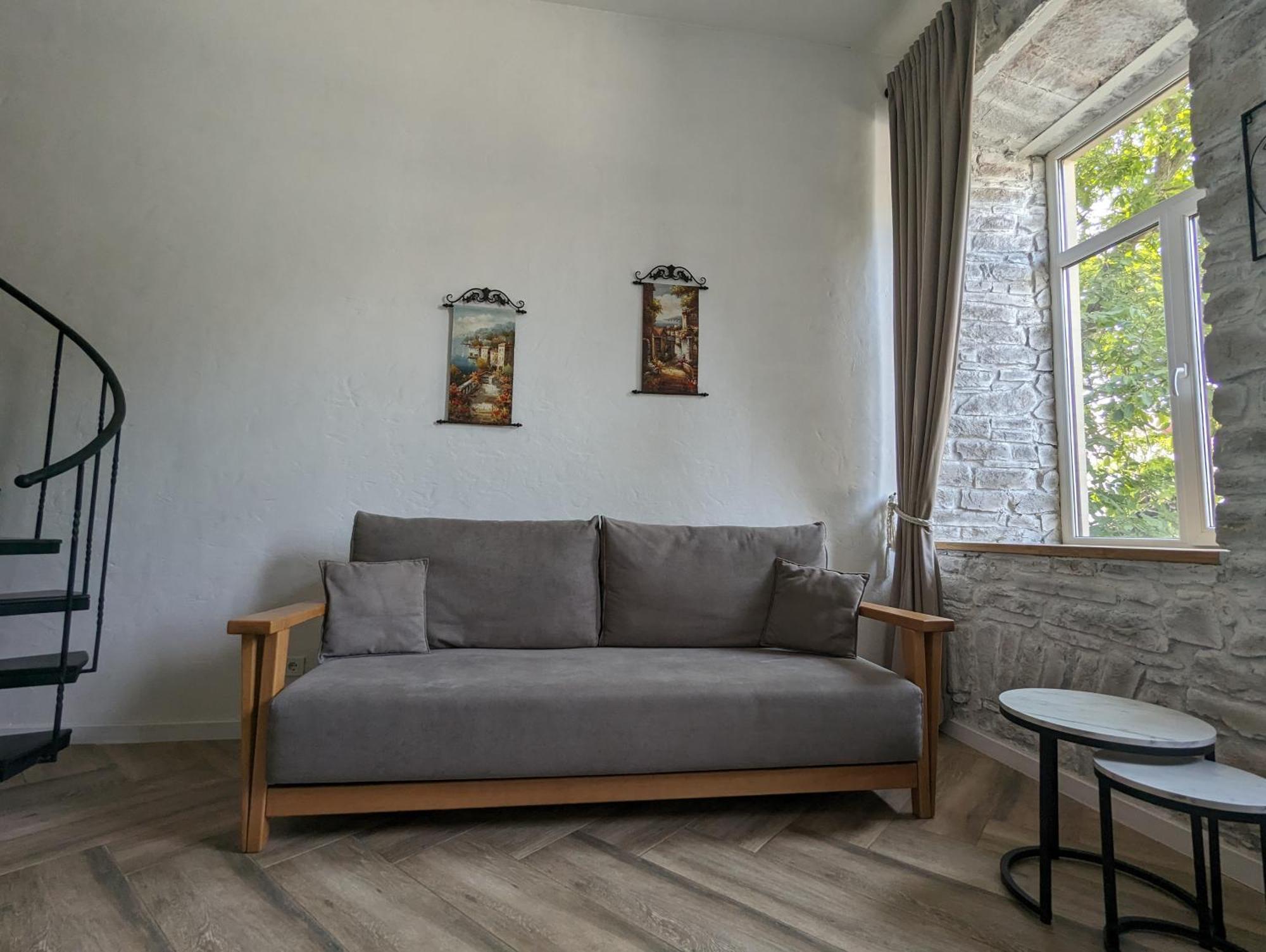 квітка на камені , старе місто, з окремим двориком Apartment *